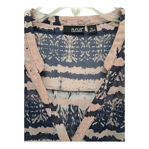 a.n.a Women's blouse Long Sleeves V Neck Size XL Blue and Pink. - Picture 3 of 8